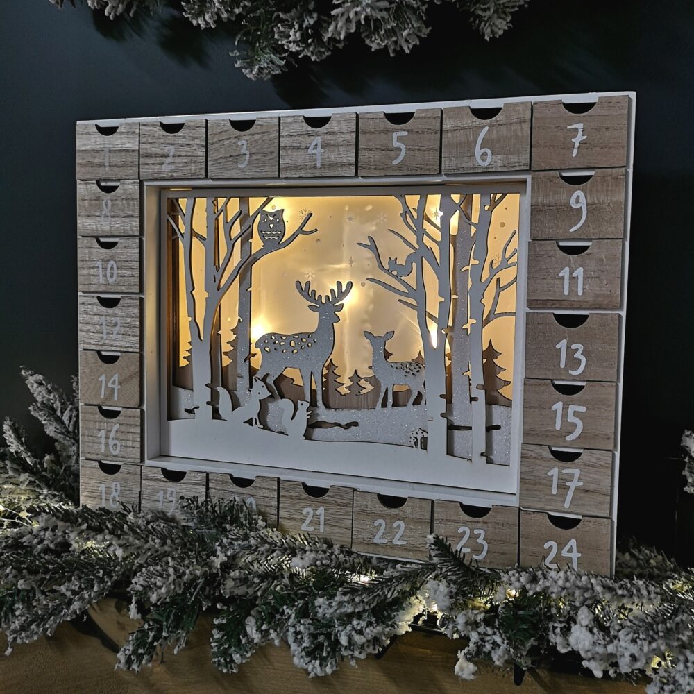 Traditional Wooden Advent Calendar with Woodland Animals Winter Scene 4