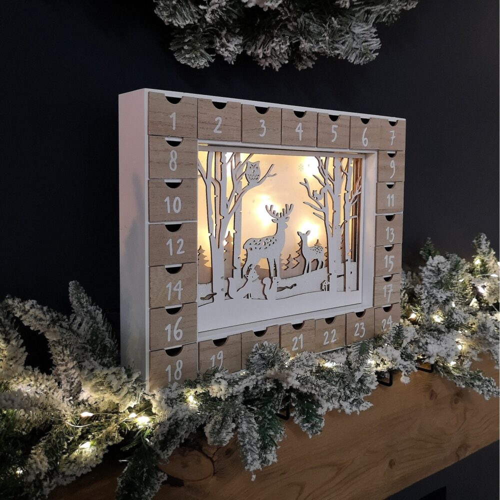 Traditional Wooden Advent Calendar with Woodland Animals Winter Scene 4