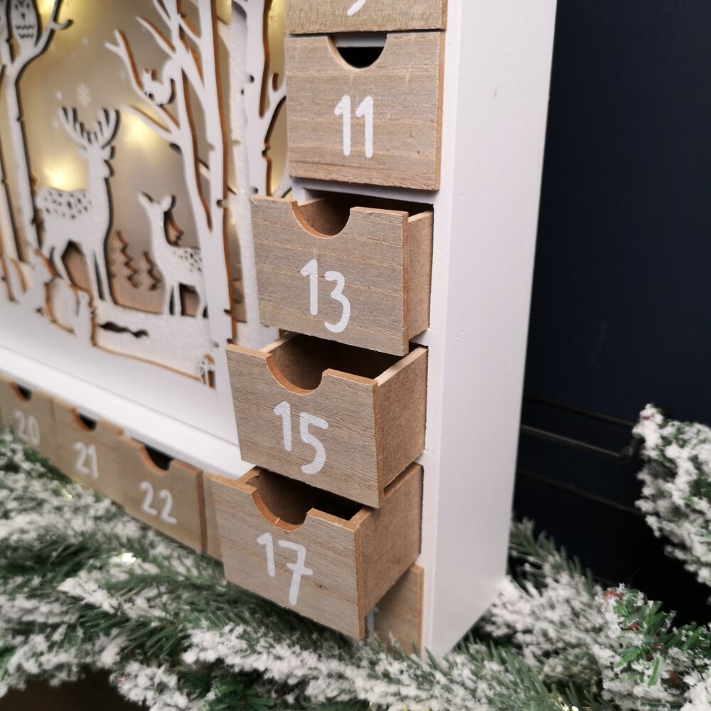 Traditional Wooden Advent Calendar with Woodland Animals Winter Scene 4